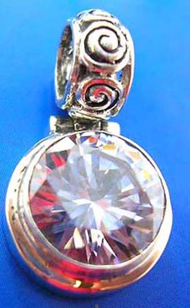  sterling silver pendant with around cubic zirconia